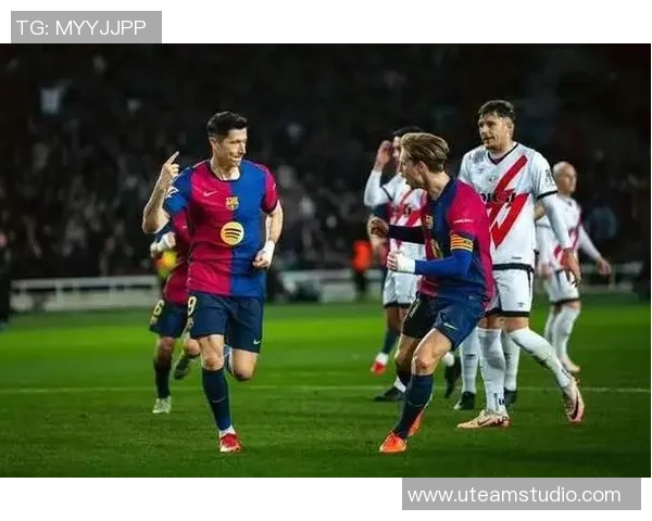 西甲精彩对决AC米兰大胜那不勒斯球员帽子戏法点燃全场激情