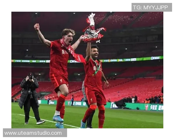 友谊赛精彩对决那不勒斯与利物浦战平帽子戏法引发全场热烈反响