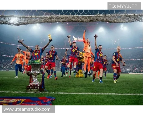 德甲精彩对决巴萨6比2热刺神奇扑救引发争议与热议