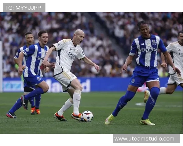 西甲激战：皇马与波尔图战平精彩瞬间回顾与集锦分享